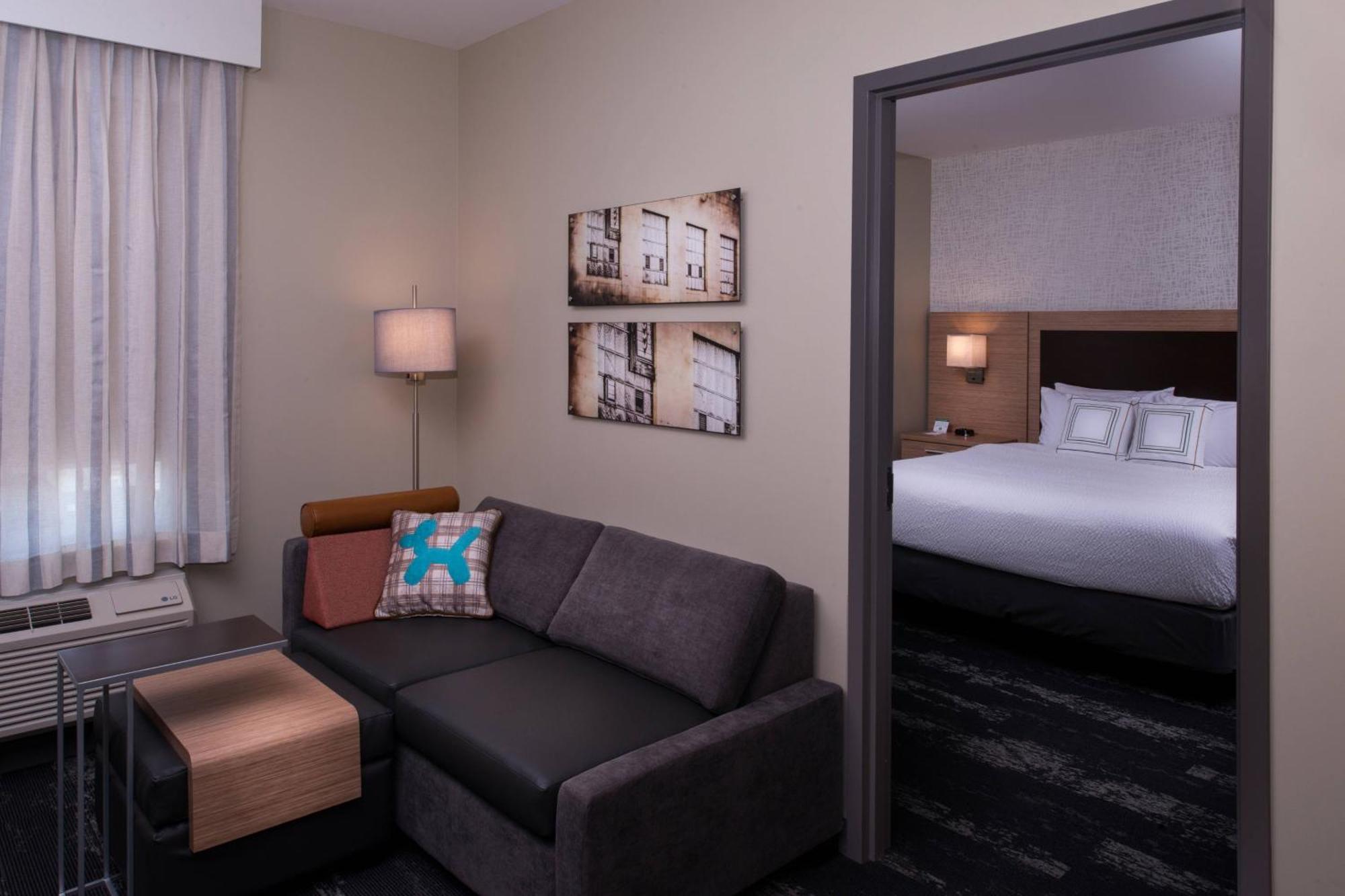 Towneplace Suites By Marriott Саскатун Экстерьер фото