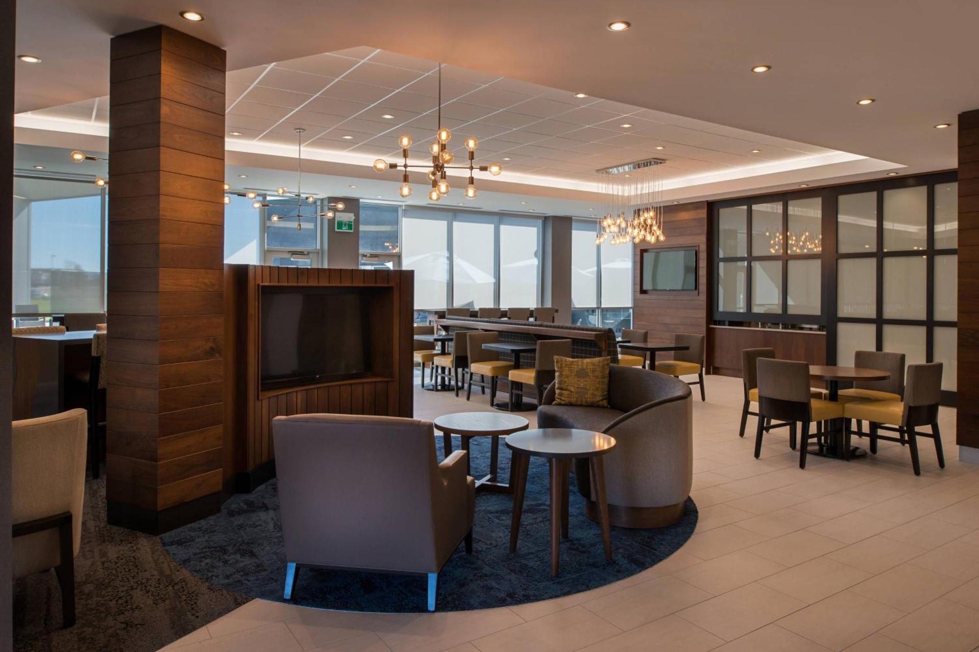 Towneplace Suites By Marriott Саскатун Экстерьер фото